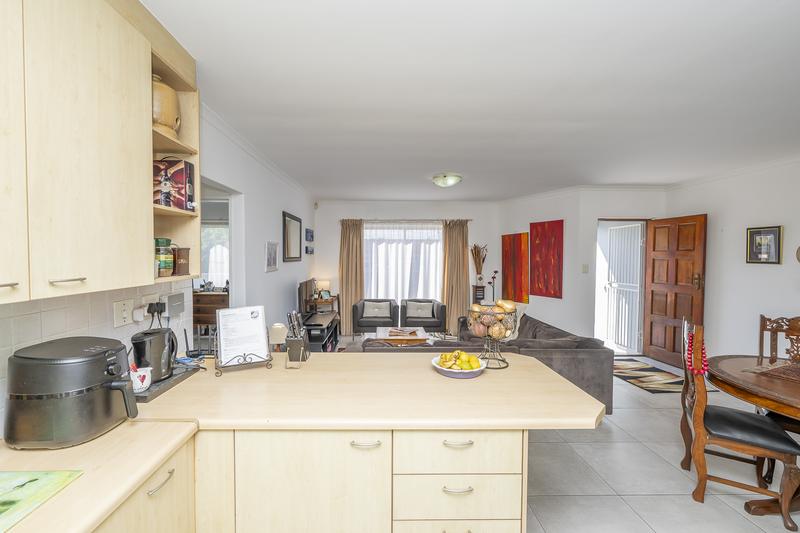 3 Bedroom Property for Sale in Uitzicht Western Cape